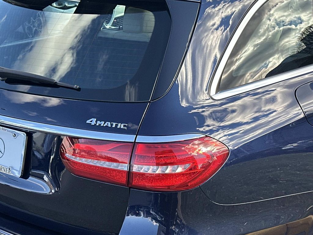 Thumbnail: 2019 Mercedes-Benz E-Class - 7