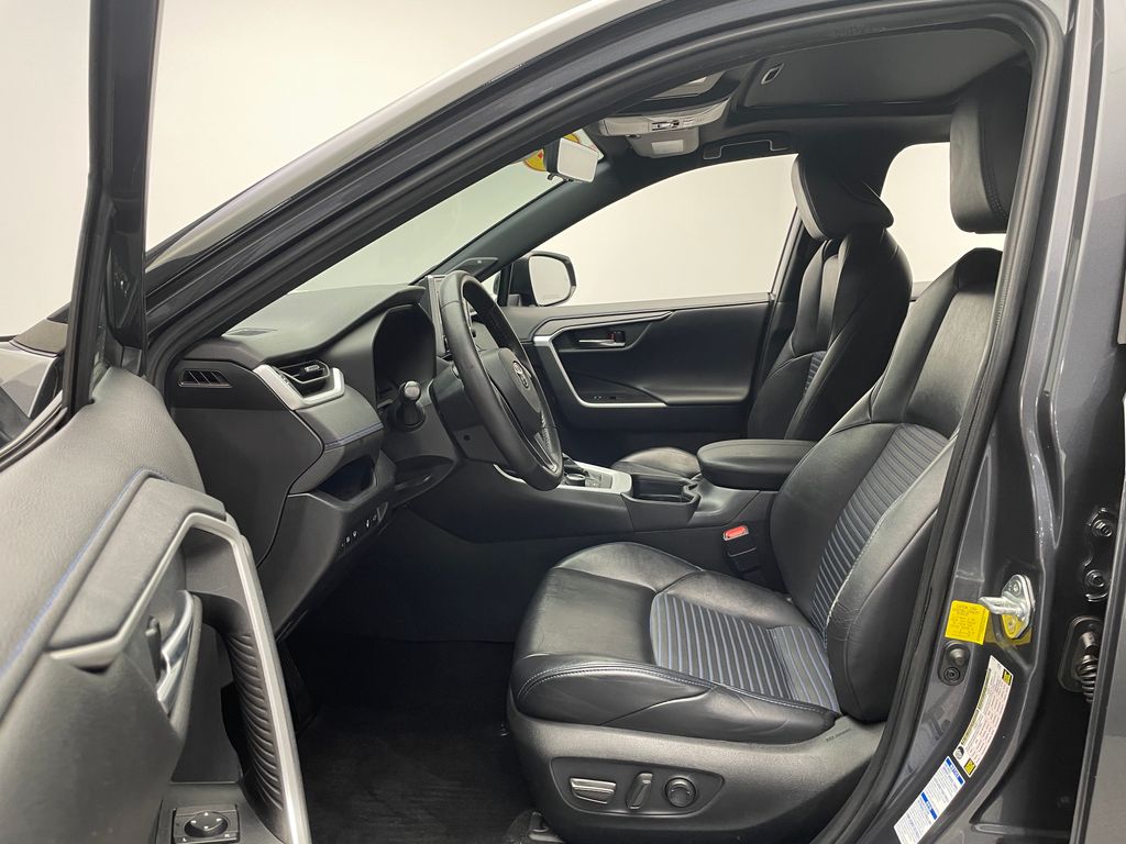 2020 Toyota RAV4 XSE 12