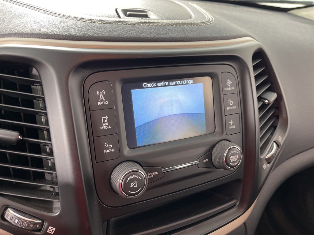 Thumbnail: 2018 Jeep Cherokee - 26