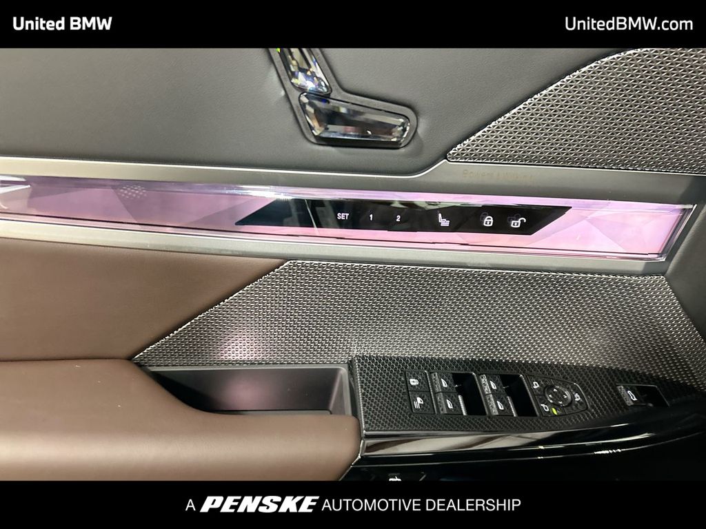 Thumbnail: 2025 BMW 7 Series - 11