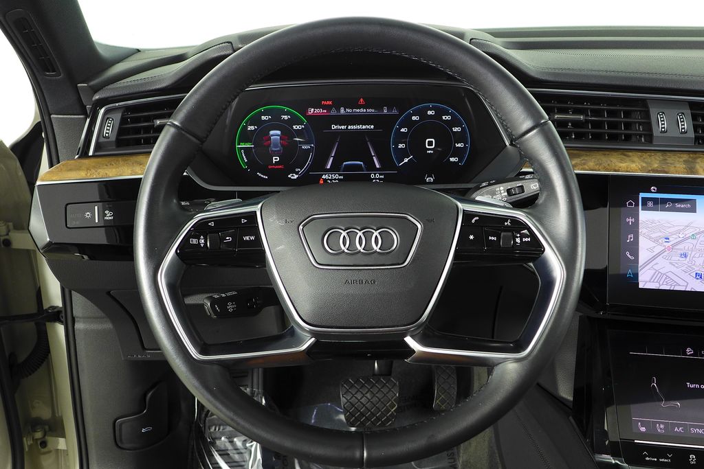 Thumbnail: 2022 Audi e-tron - 27