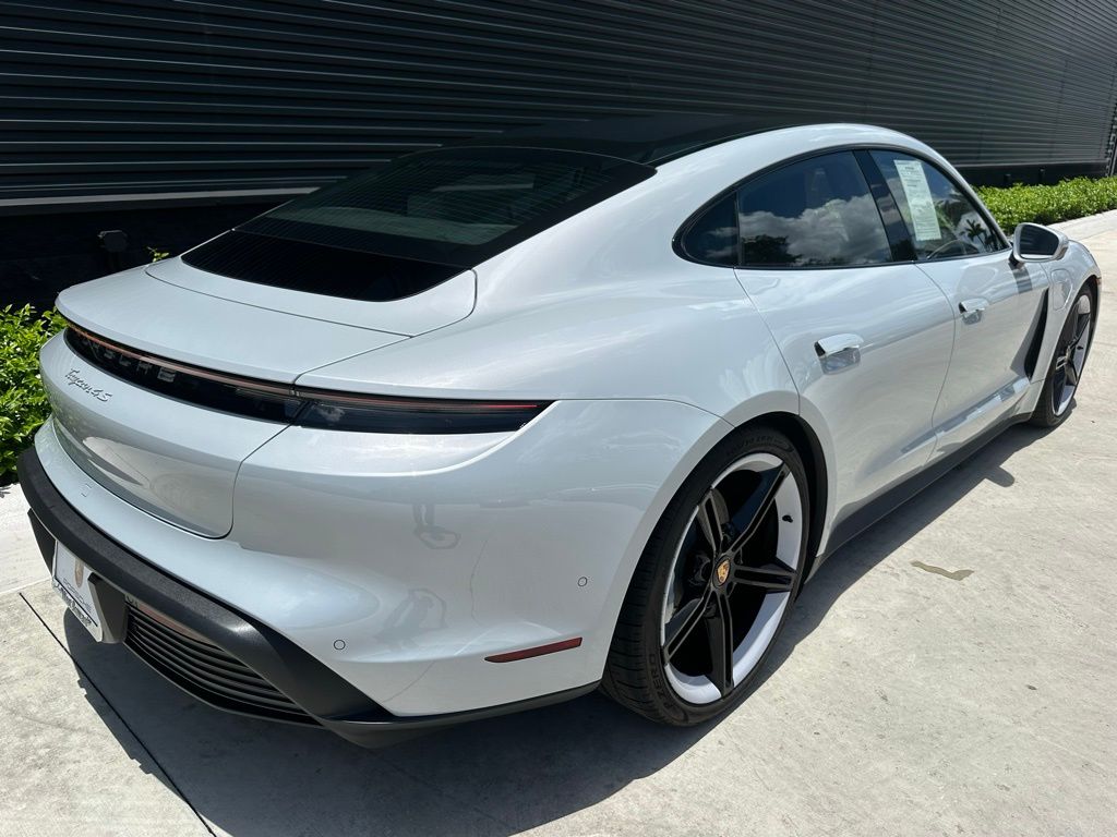2024 Porsche Taycan 4S 9