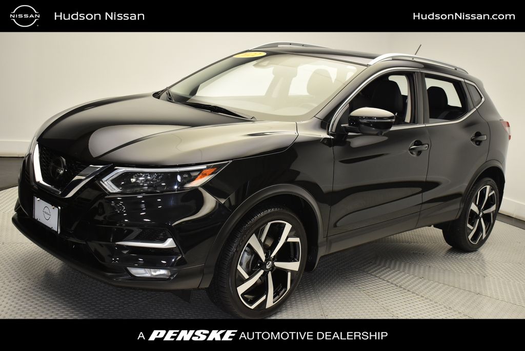 2022 Nissan Rogue Sport SL Hero Image