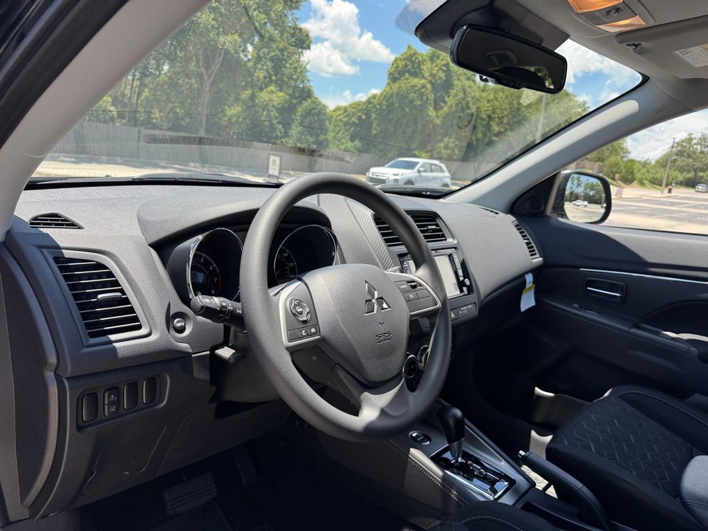 2025 Mitsubishi Outlander Sport ES photo 20