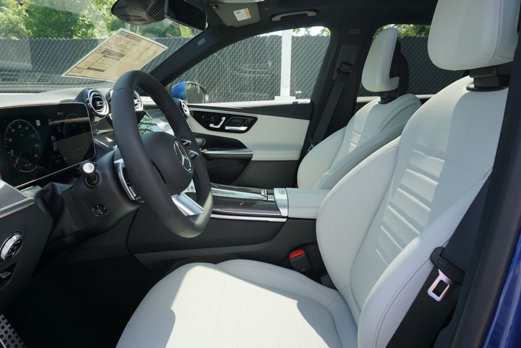 Thumbnail: 2025 Mercedes-Benz GLC - 25