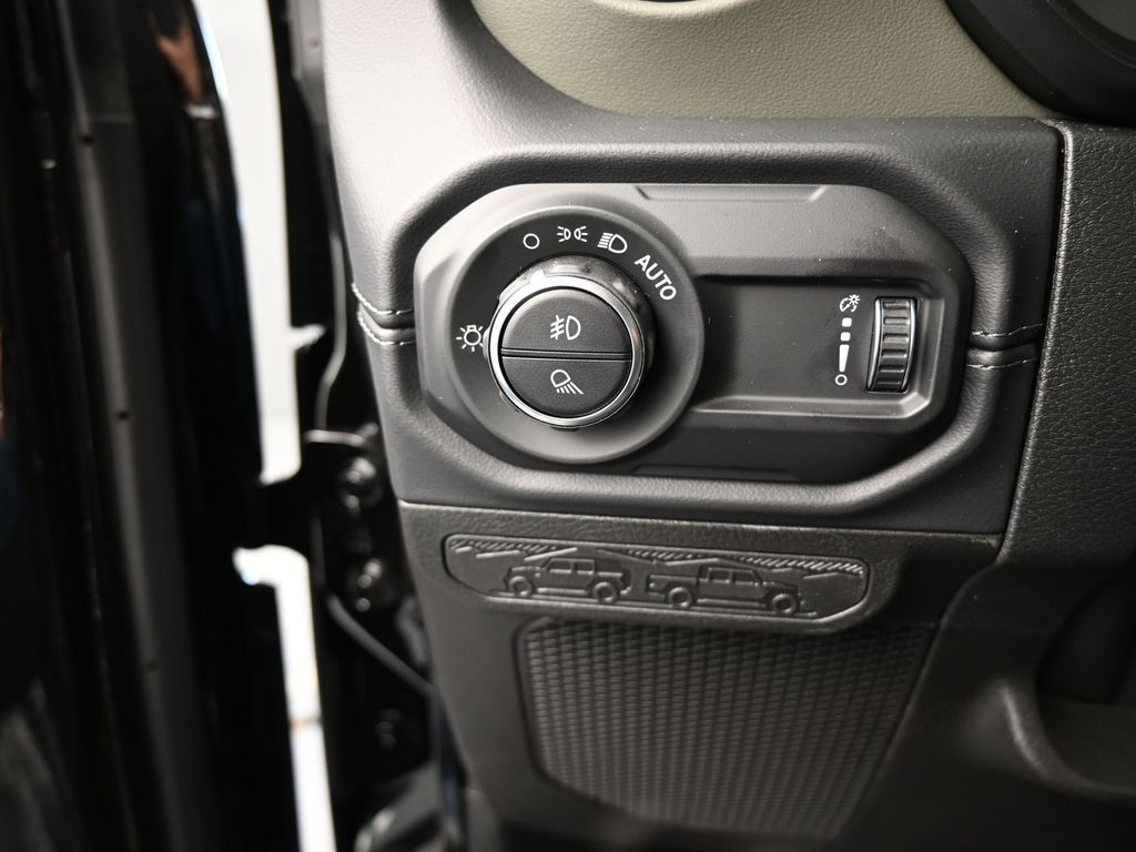 New 2026 Black Clearcoat Jeep Mojave image 26