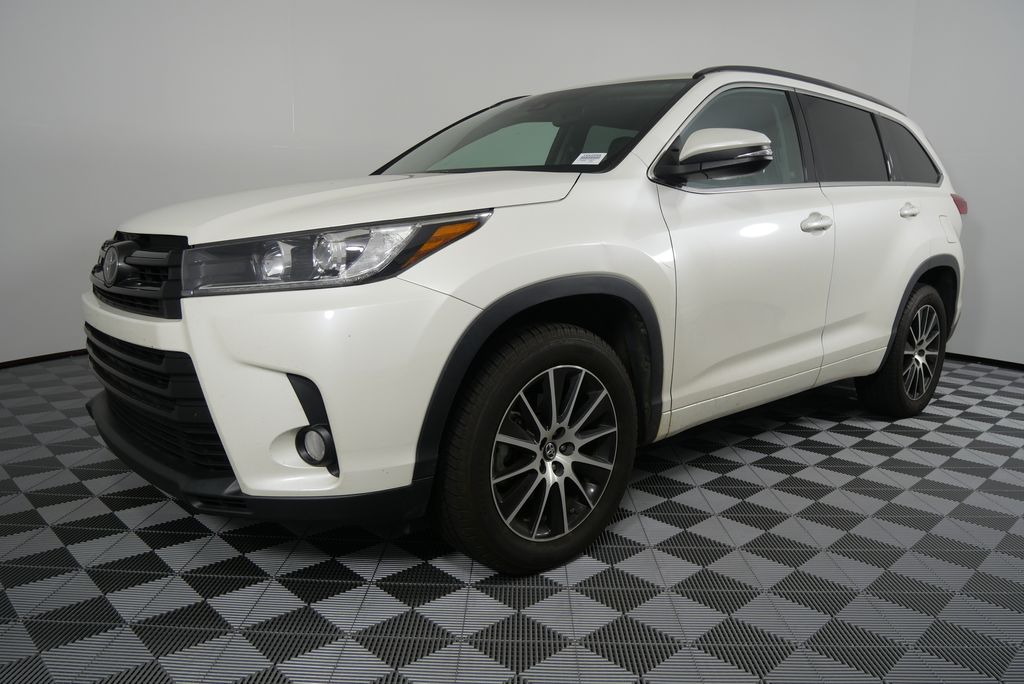 2018 Toyota Highlander SE 9