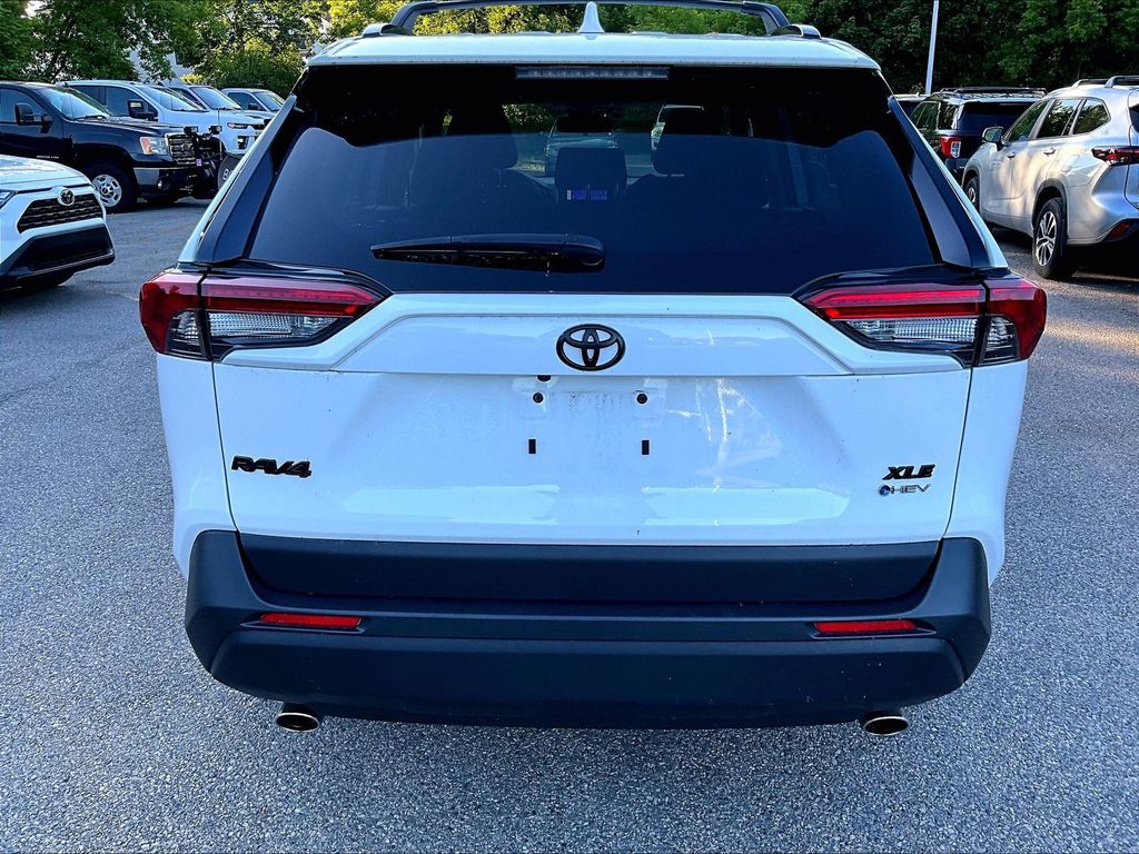 2025 Toyota RAV4 Hybrid — photo 10