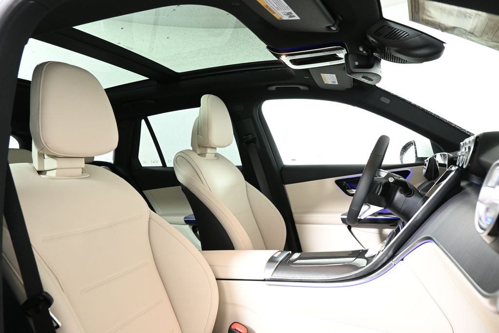 2025 Mercedes-Benz GLC 300 19
