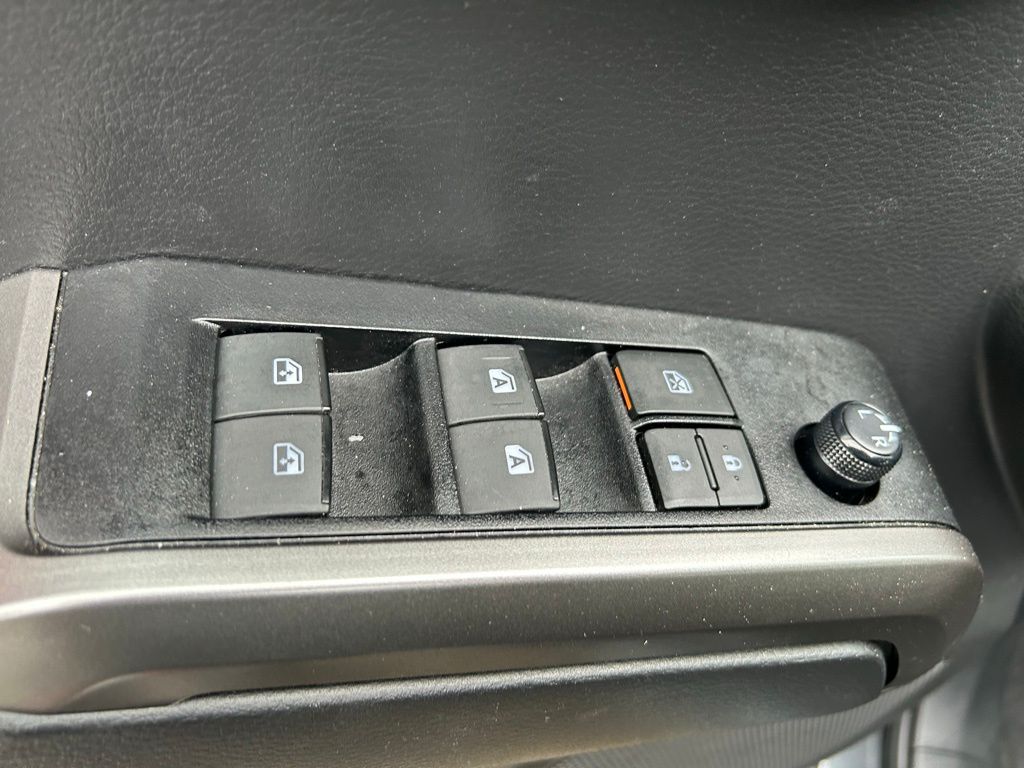 2023 Toyota Tacoma SR5 17