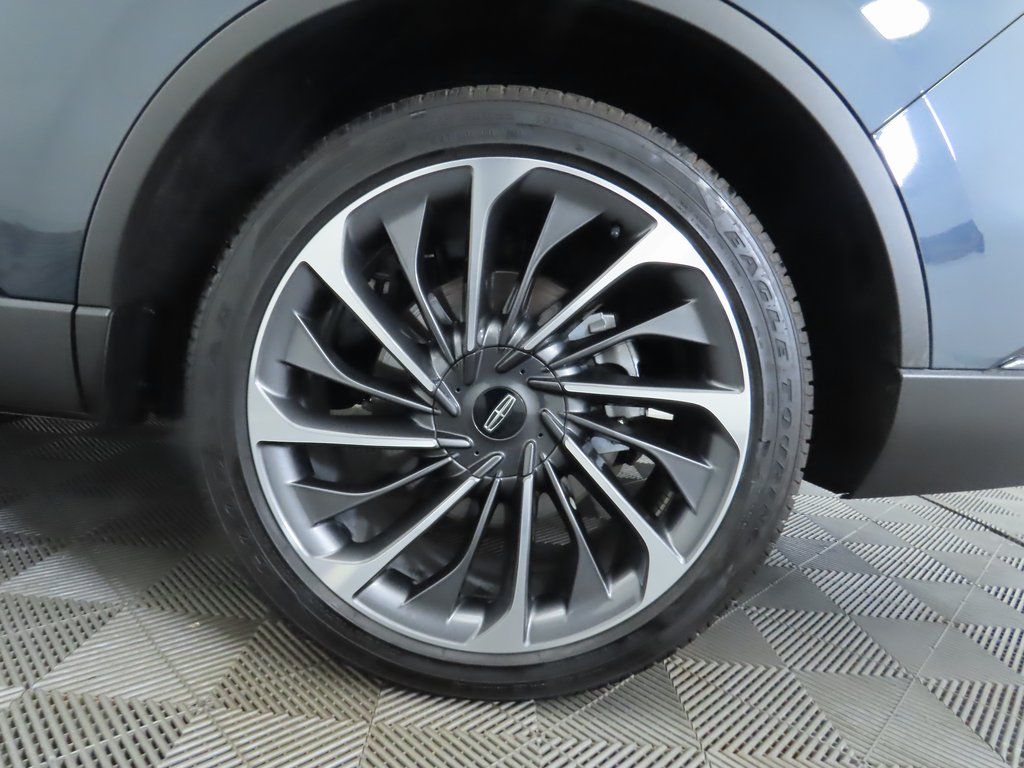 Thumbnail: 2022 Lincoln Aviator - 32