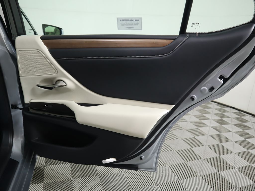 2025 Lexus ES Hybrid 300h 28