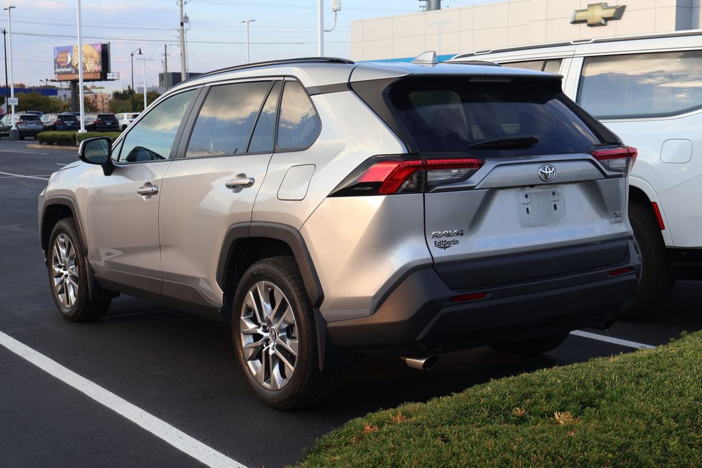 Thumbnail: 2020 Toyota RAV4 - 8