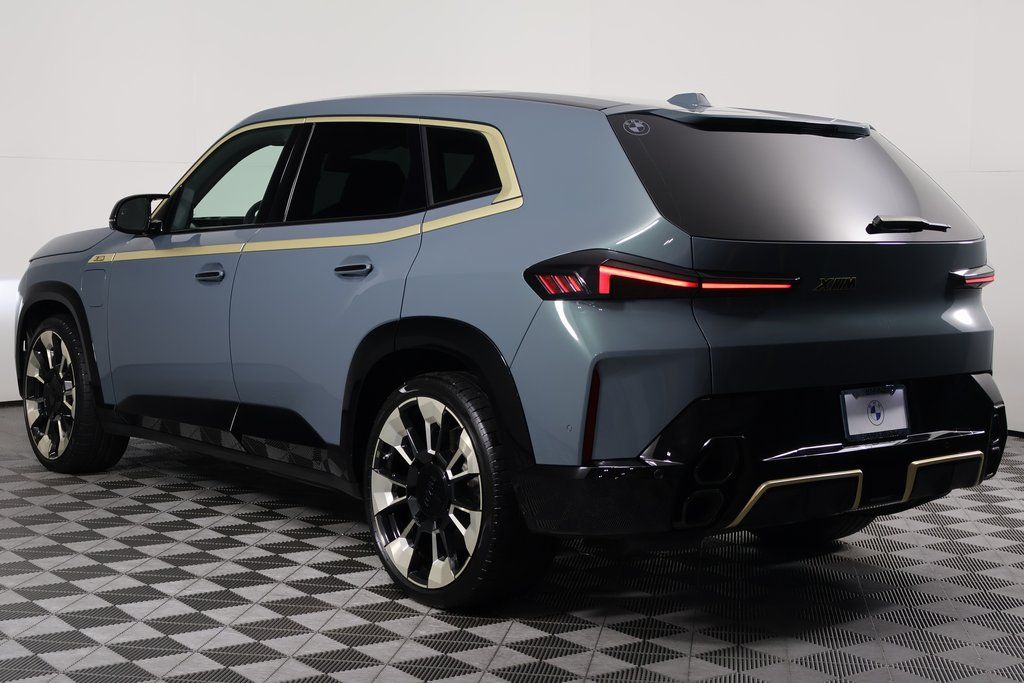 Thumbnail: 2023 BMW XM - 6