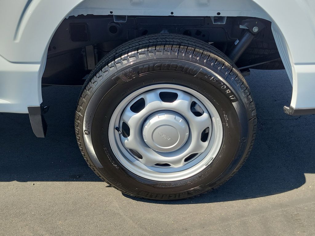 View vehicle photo 5