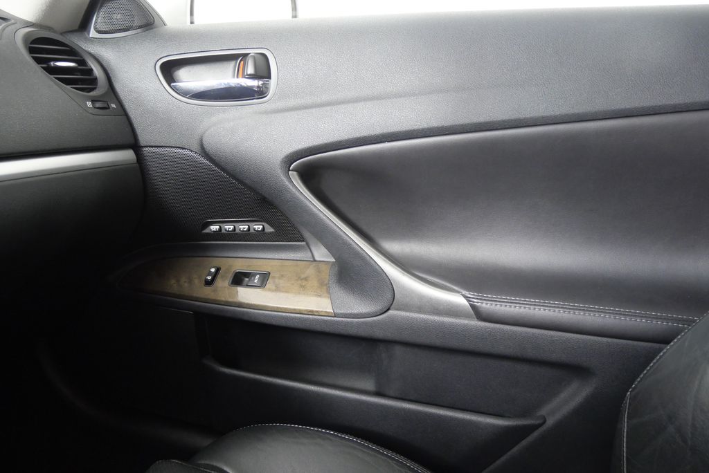 2011 Lexus IS 250 22