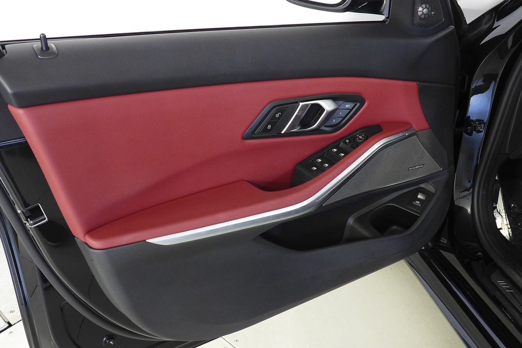 Thumbnail: 2024 BMW 3 Series - 11