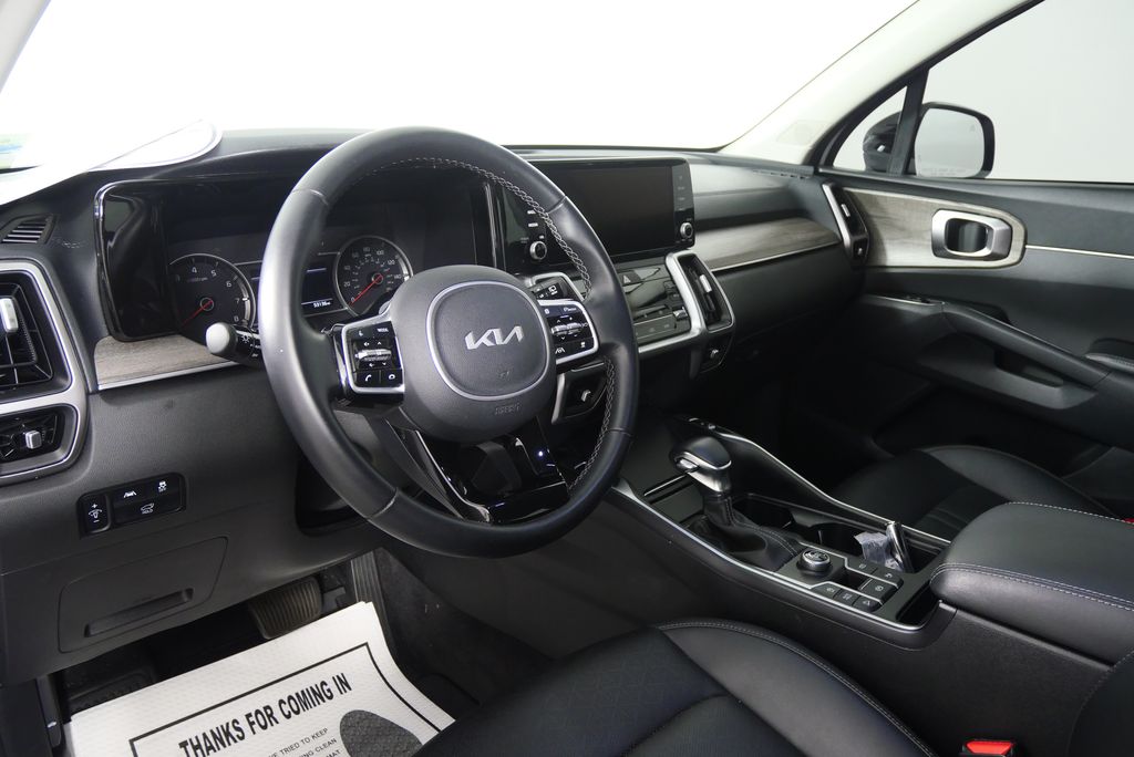 Thumbnail: 2022 Kia Sorento - 13