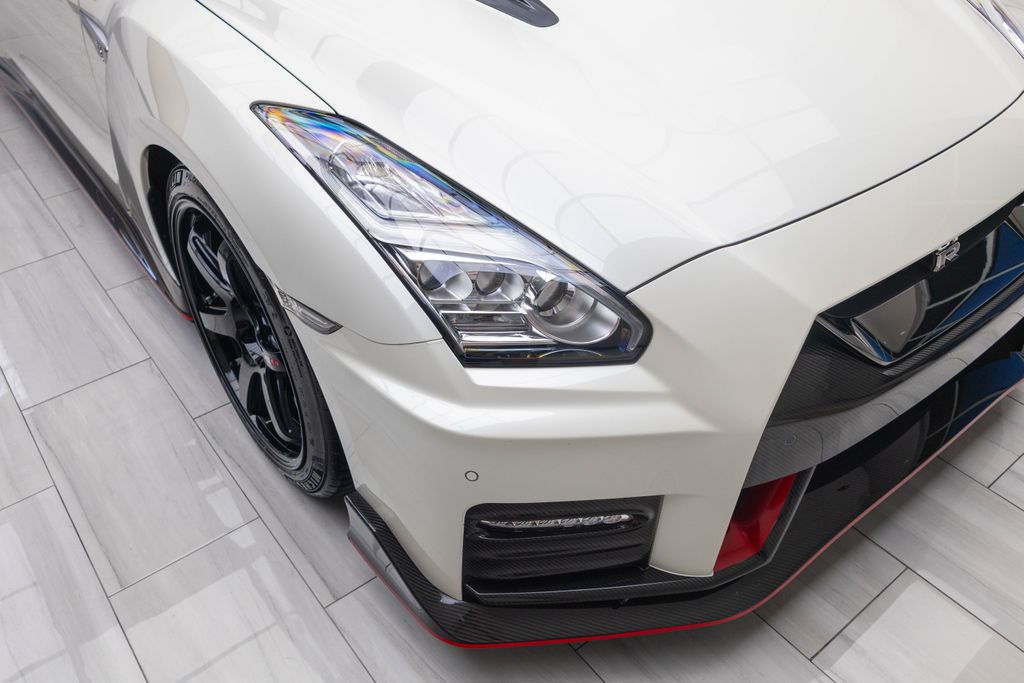 Pearl White 2018 Nissan GT-R NISMO AWD Coupe All-Wheel Drive 6-Speed Automatic
