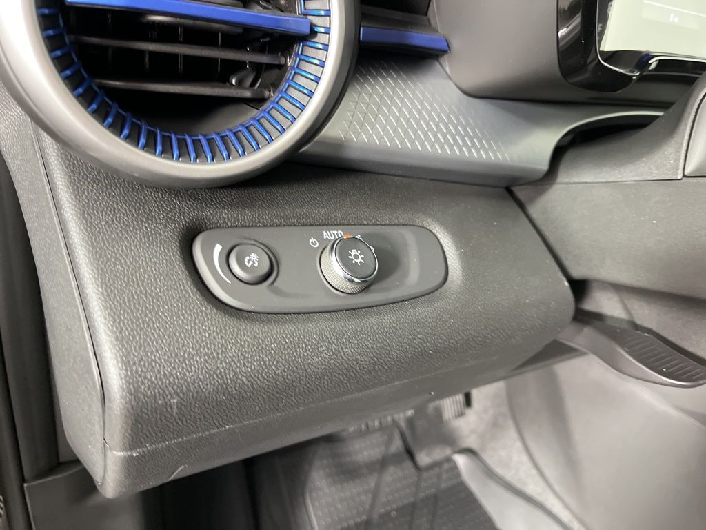 Thumbnail: 2026 Chevrolet Trax - 25