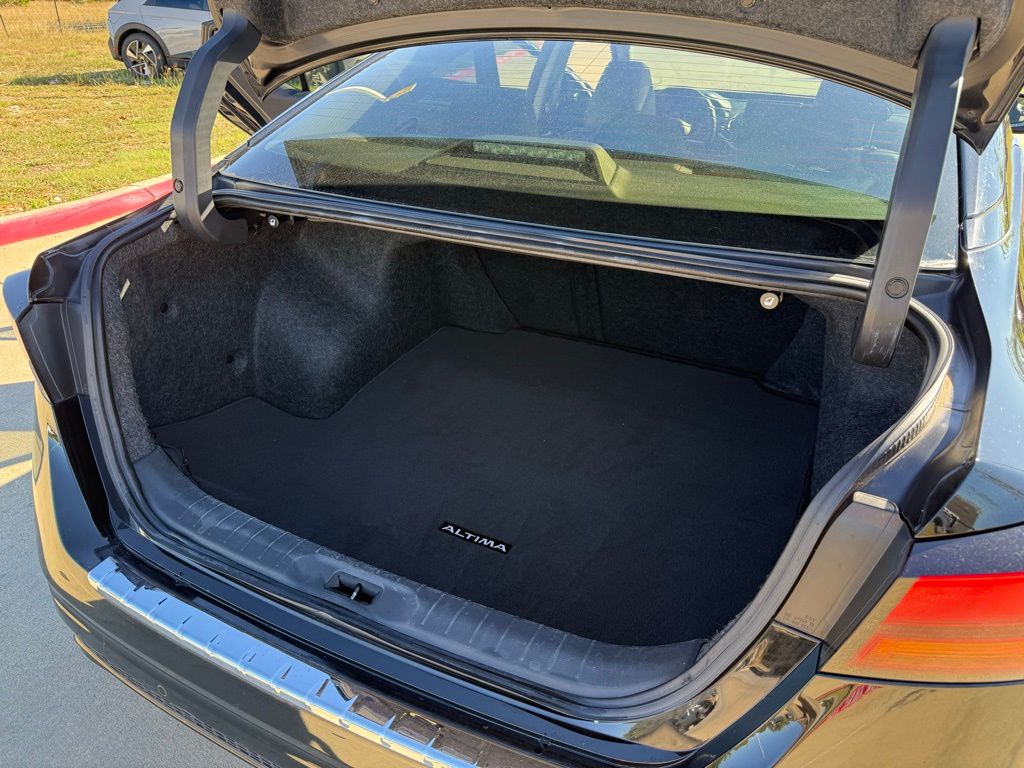 Thumbnail: 2019 Nissan Altima - 24