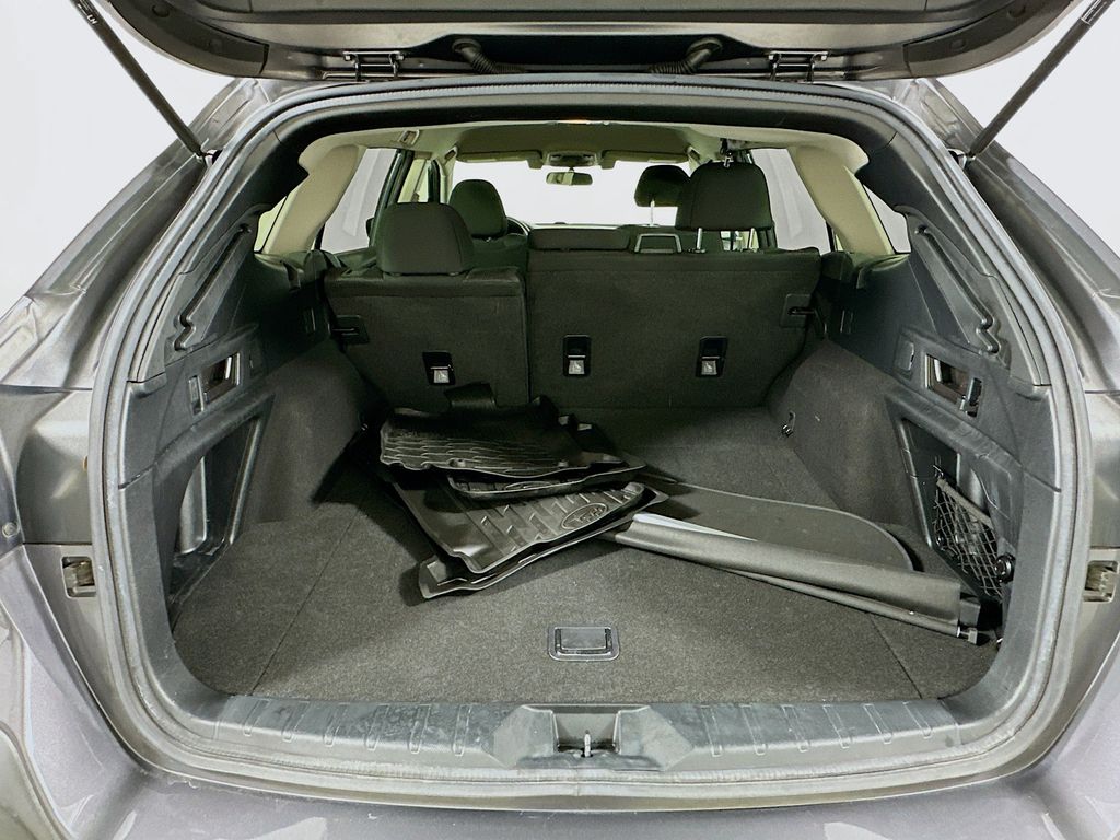 2020 Subaru Outback 2.5i 25