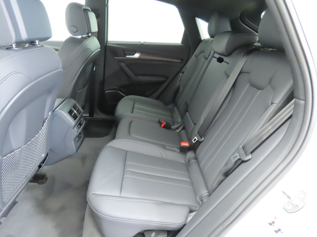 Thumbnail: 2025 Audi Q5 - 21