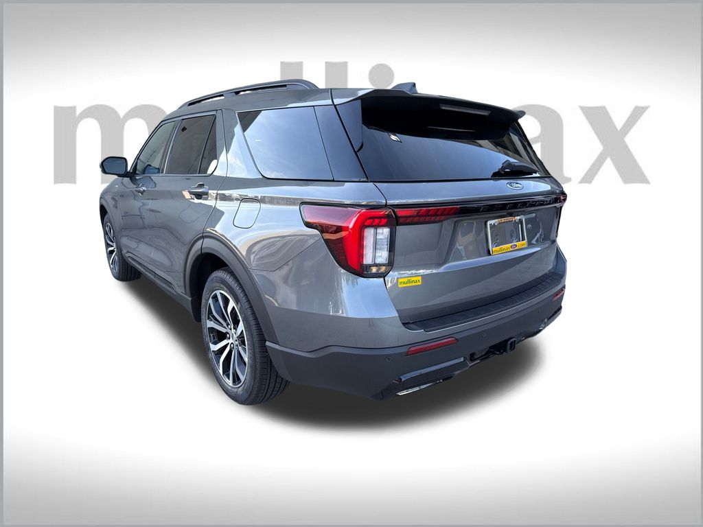 2025 Ford Explorer ST-Line photo 4