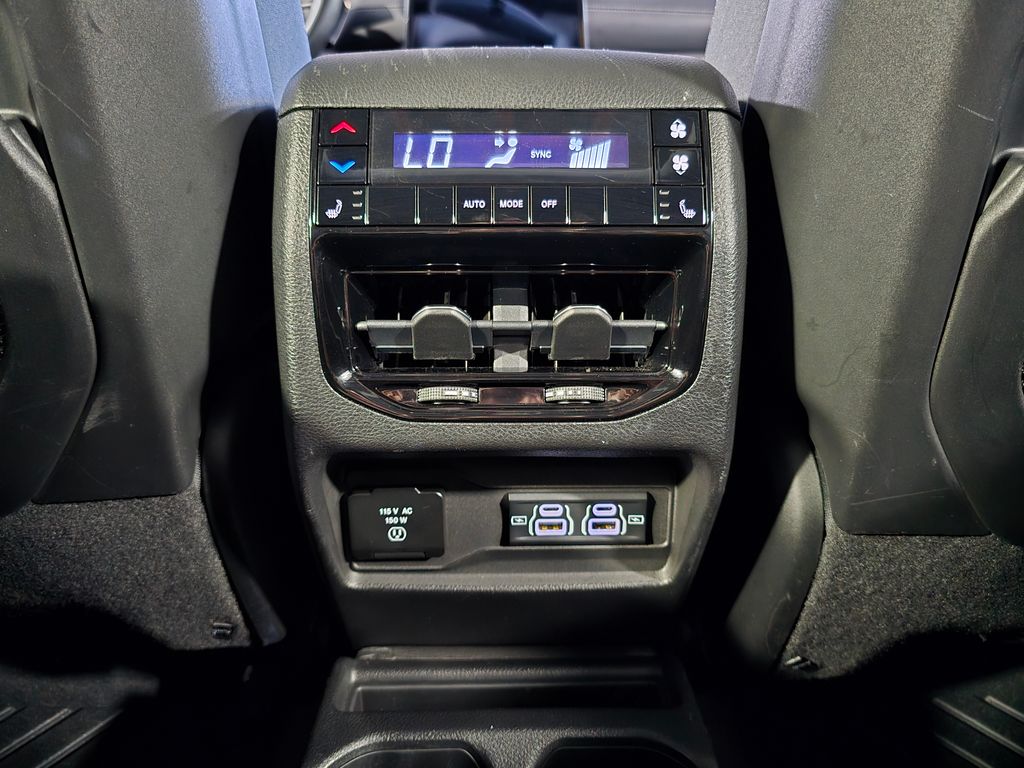 Thumbnail: 2022 Jeep Grand Cherokee L - 28