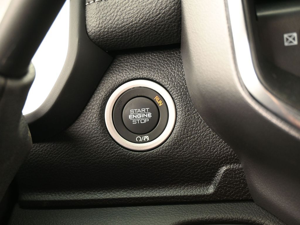 New 2026 Diamond Black Crystal Pearlcoat Ram Laramie image 31