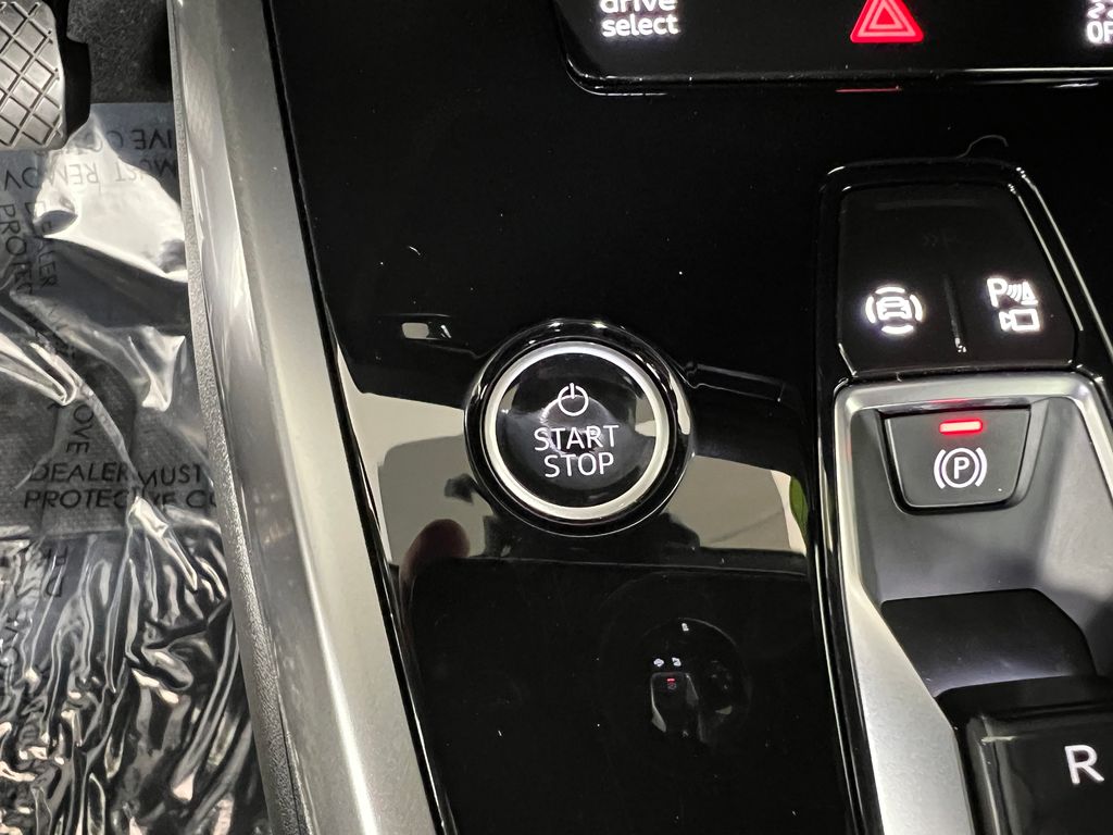 Thumbnail: 2023 Audi Q4 e-tron - 20