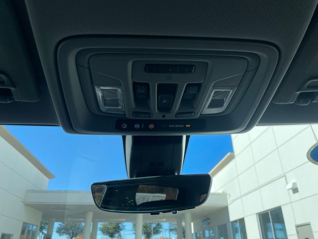 Thumbnail: 2019 Chevrolet Silverado 1500 - 16