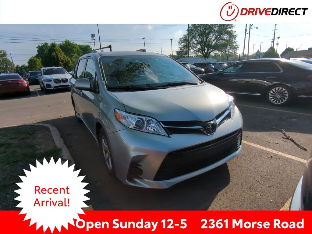Celestial Silver Metallic 2020 Toyota Sienna LE 7-Passenger FWD with Auto-Access Seat Minivan Front-Wheel Drive 8-Speed Automatic