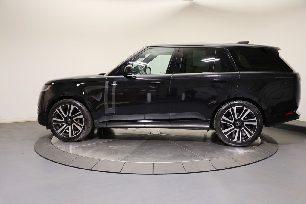 Thumbnail: 2023 Land Rover Range Rover - 2