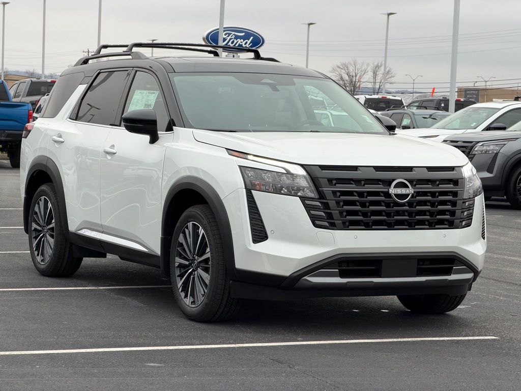 View vehicle photo 2