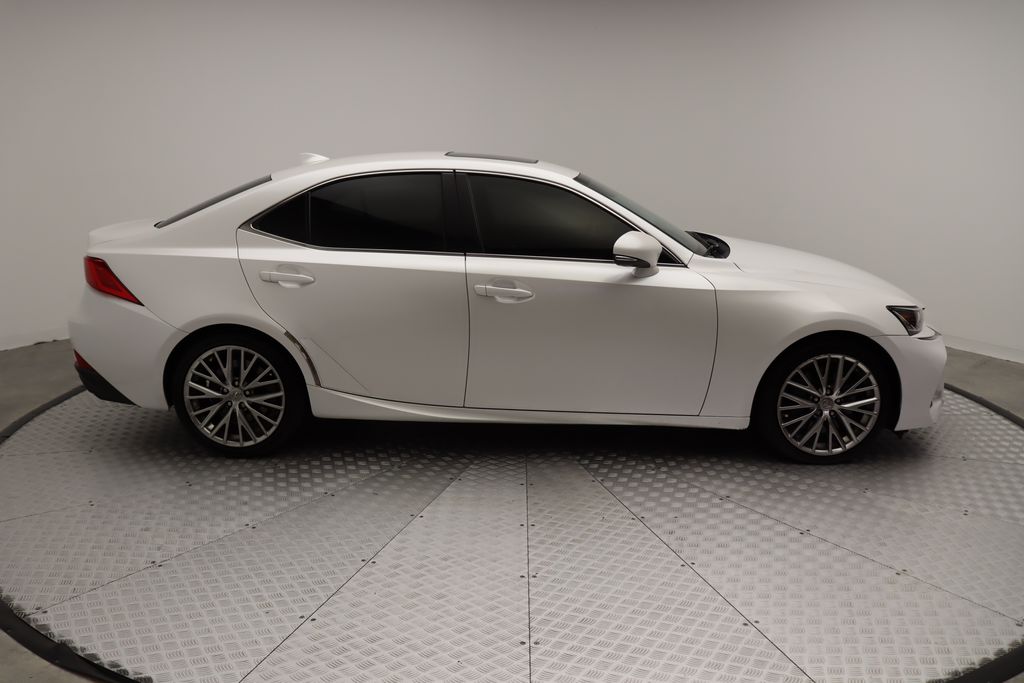 Thumbnail: 2017 Lexus IS - 7