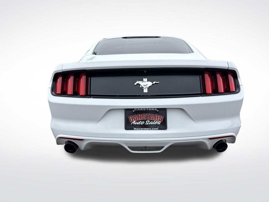 2017 Oxford White Ford Mustang V6 RWD Coupe