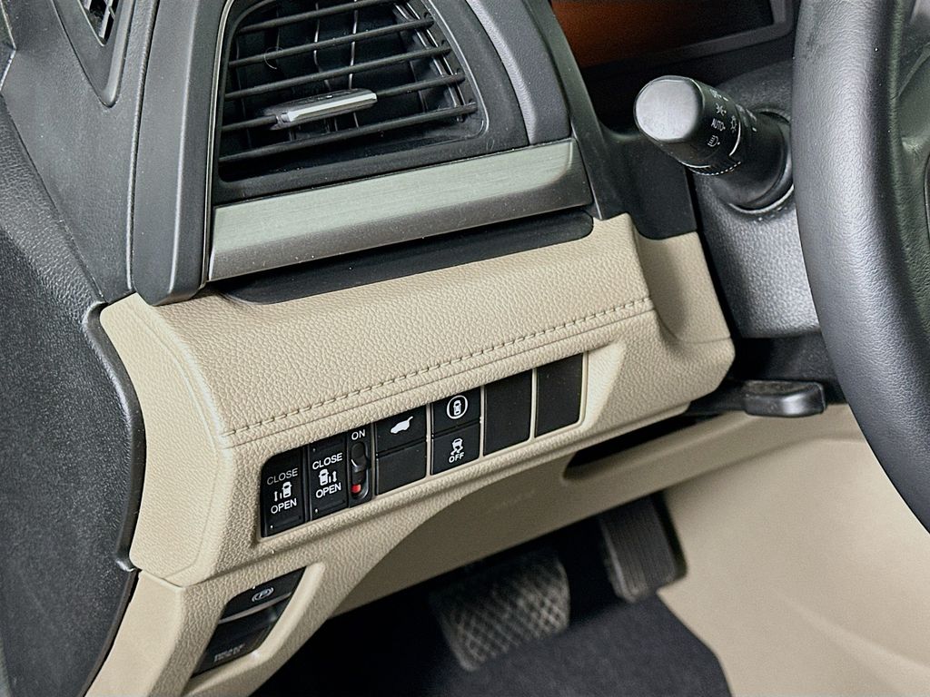 Thumbnail: 2022 Honda Odyssey - 10