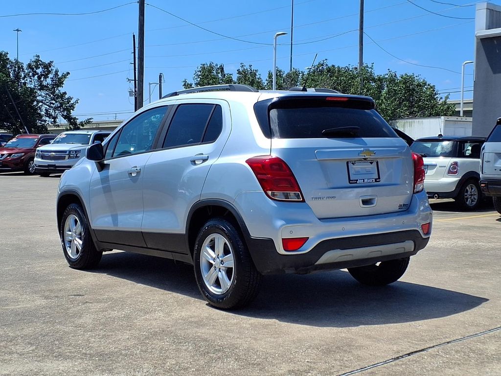 2022 Chevrolet Trax LT - 1