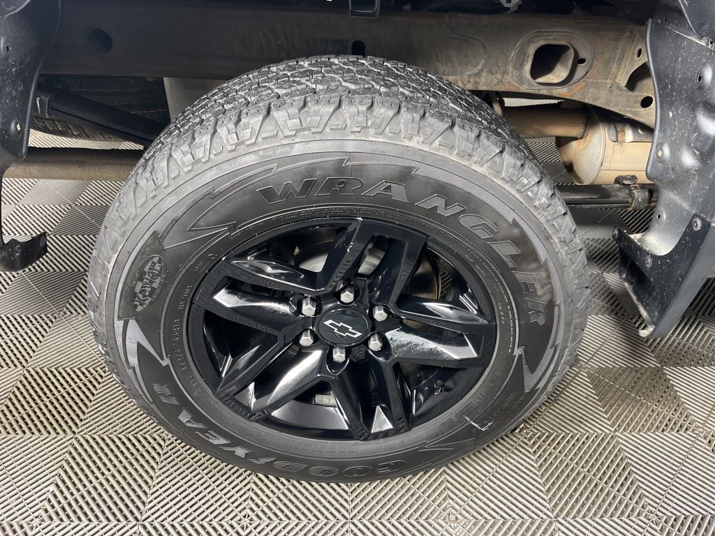 Thumbnail: 2021 Chevrolet Silverado 1500 - 15