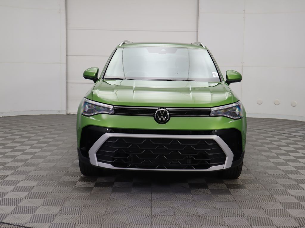 2025 Volkswagen Taos SE 3