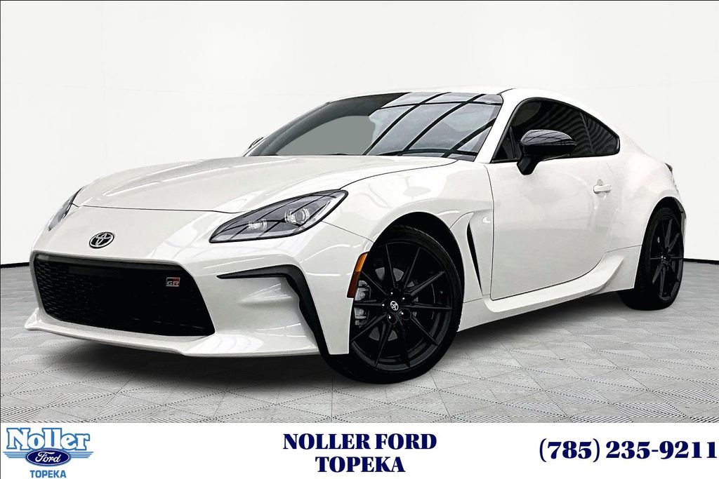 2024 Toyota GR86 Premium RWD