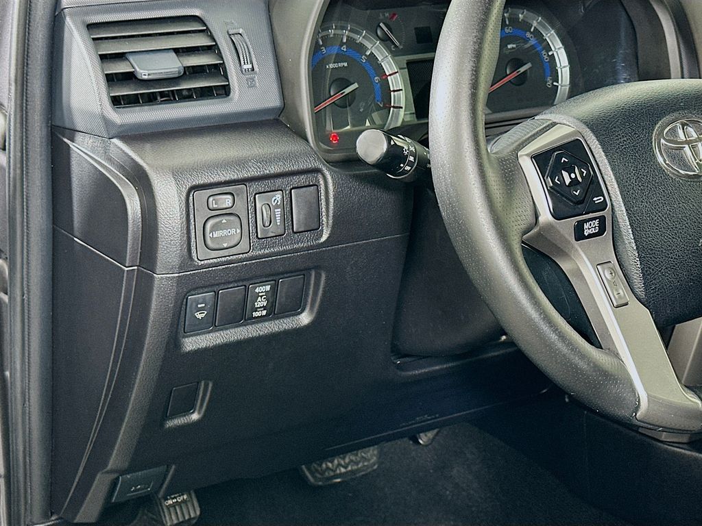 Thumbnail: 2015 Toyota 4Runner - 10