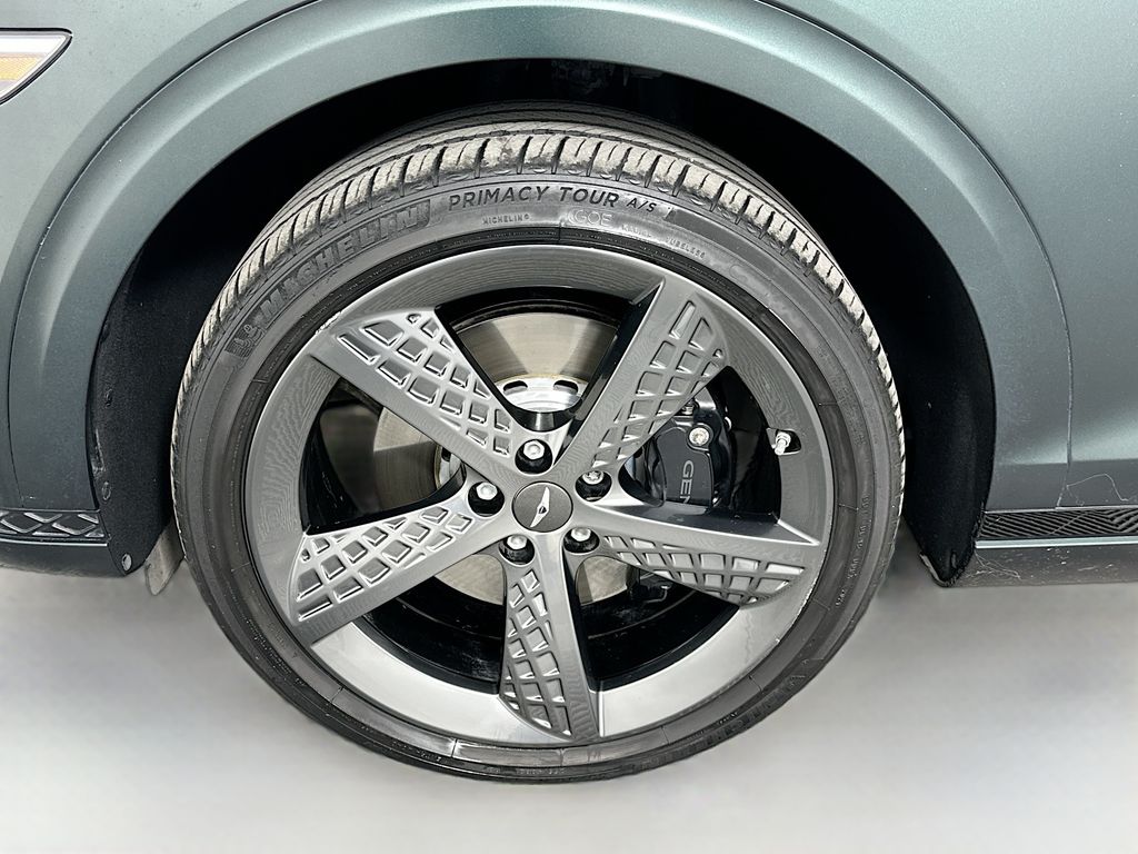 Thumbnail: 2022 Genesis GV70 - 32