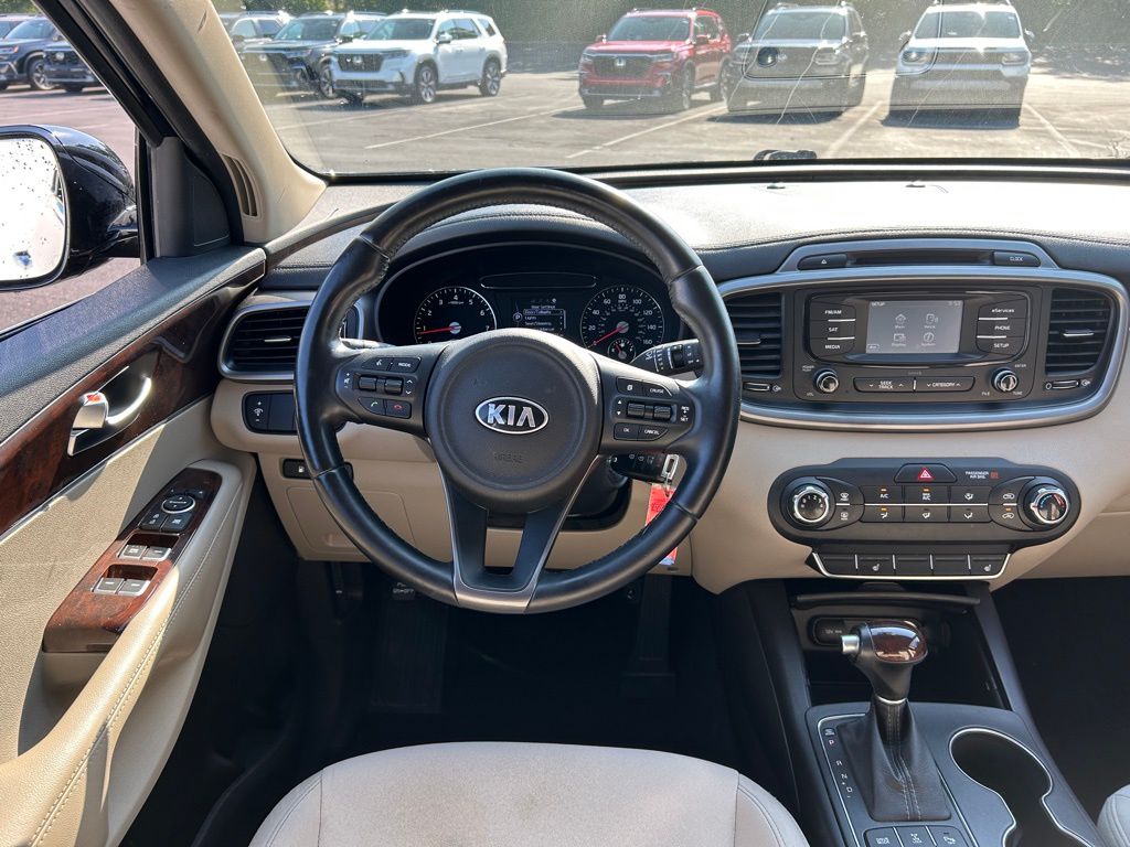 Thumbnail: 2016 Kia Sorento - 12