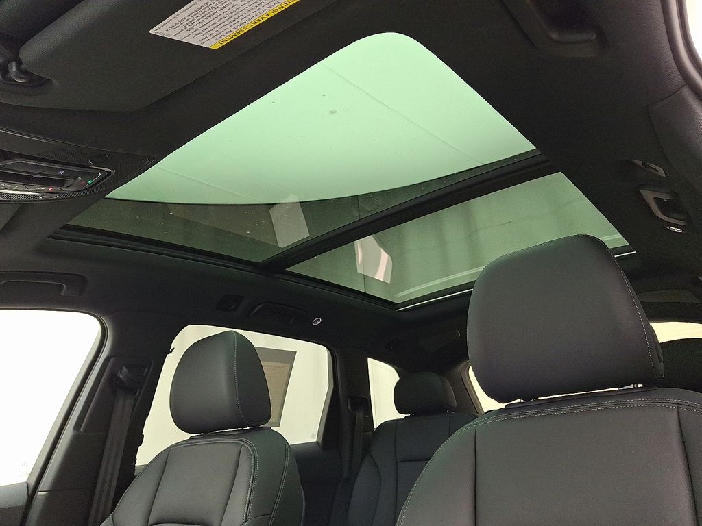 Thumbnail: 2025 Audi Q7 - 14