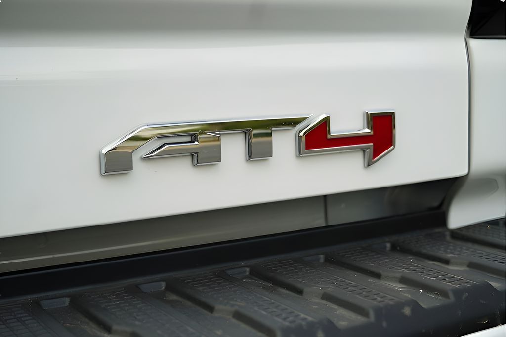 New 2026 White GMC AT4 image 8