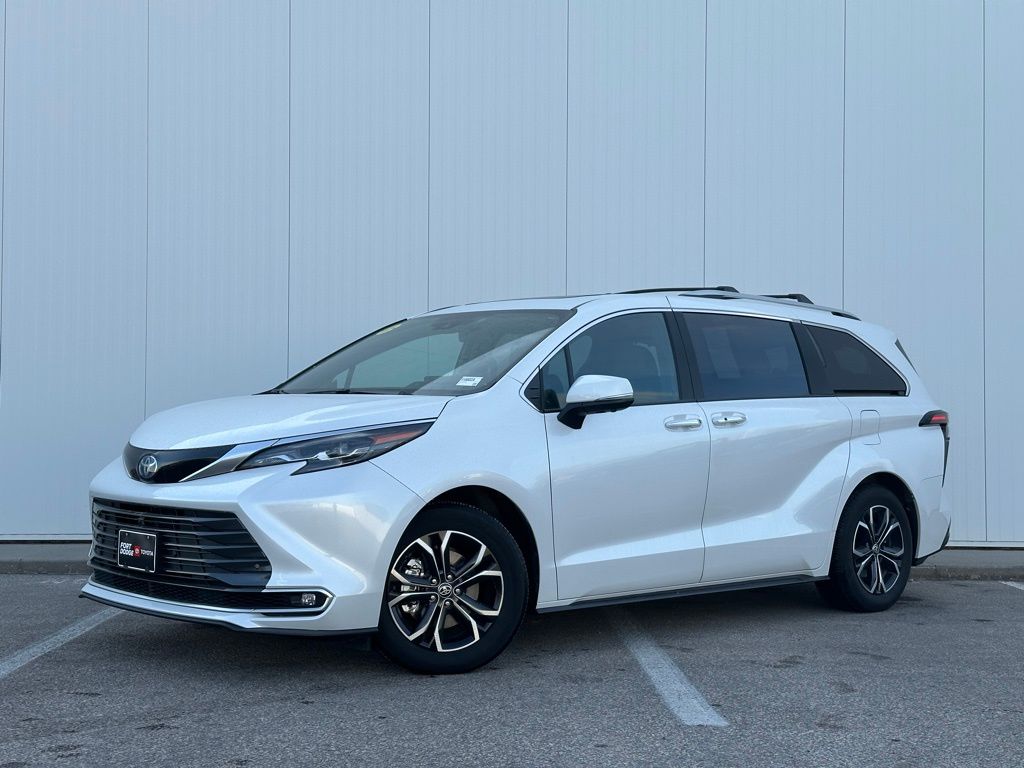 2025 Toyota Sienna Platinum 7-Passenger AWD