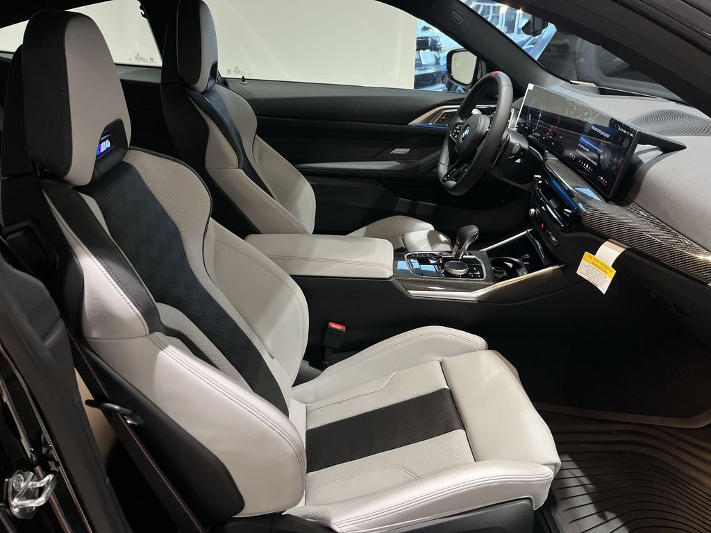 Thumbnail: 2026 BMW M4 - 16