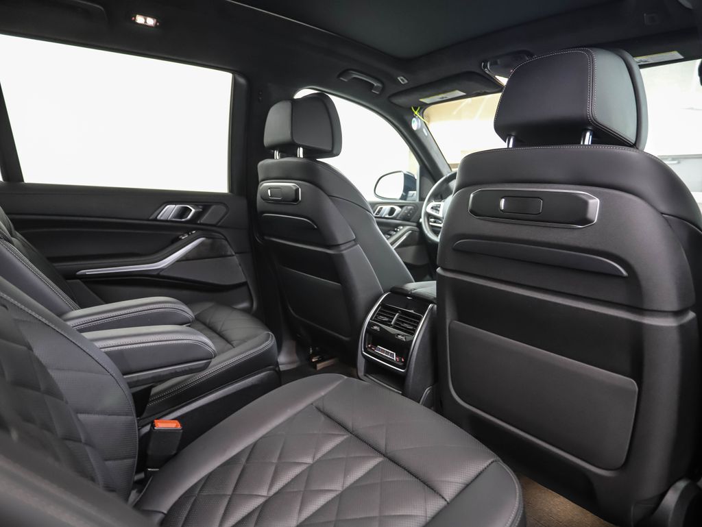 Thumbnail: 2024 BMW X7 - 26